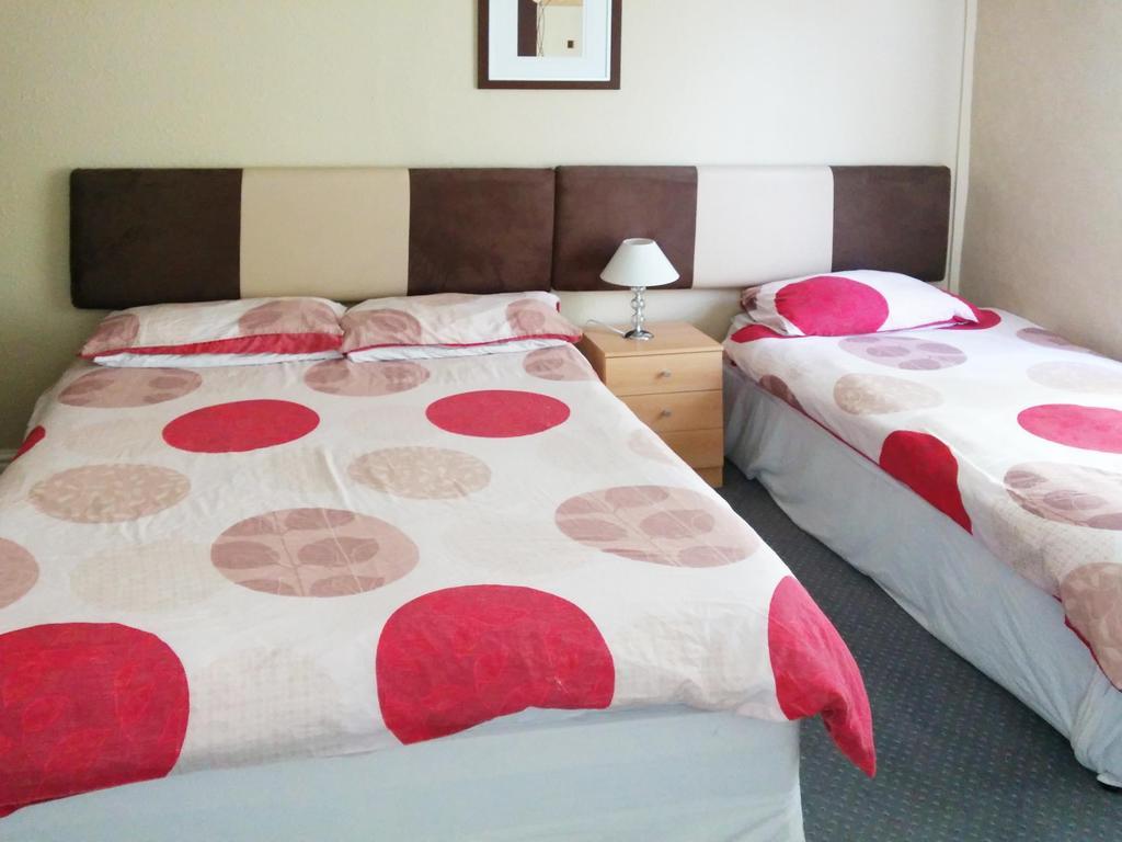 The County Hotel Grimsby Room photo